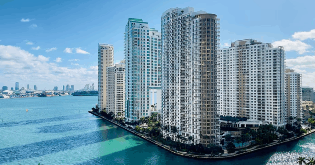 Implants or Dentures: Which is the Best Choice for You?